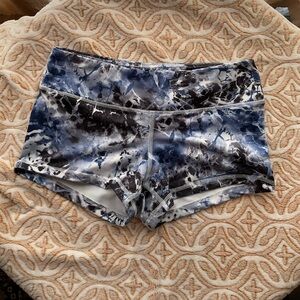 FLEO Shorts